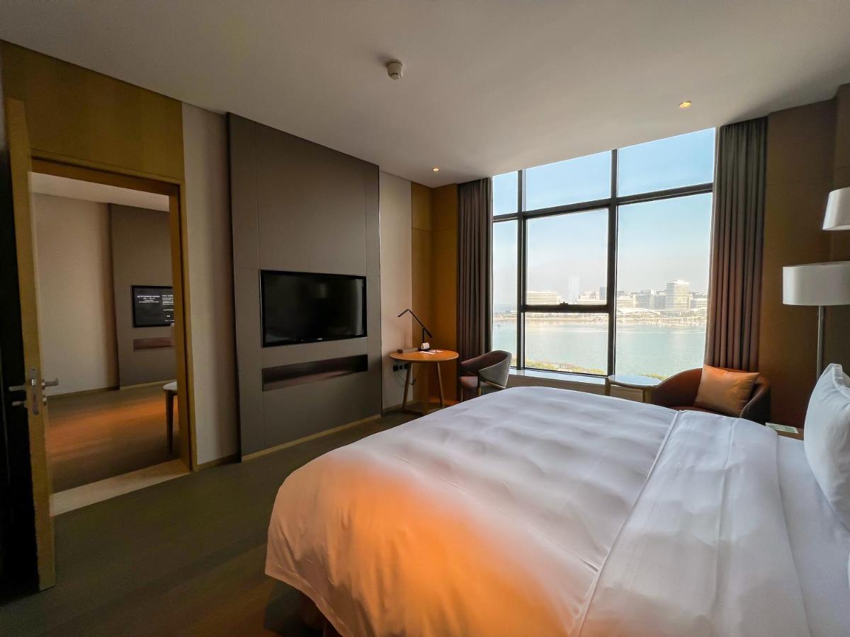 Wyndham Grand Plaza Royale Yuzhou Xiamen Wuyuan Bay Hotell Exteriör bild
