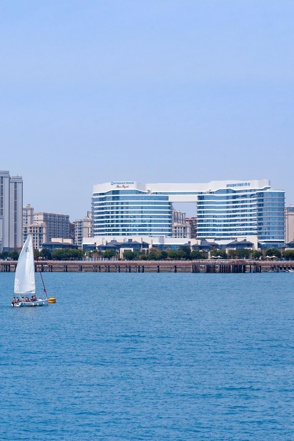 Wyndham Grand Plaza Royale Yuzhou Xiamen Wuyuan Bay Hotell Exteriör bild