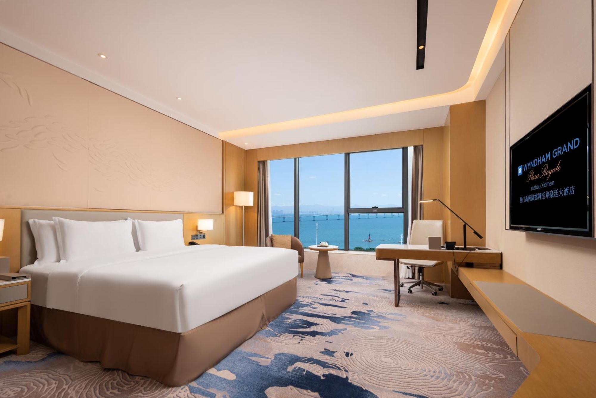 Wyndham Grand Plaza Royale Yuzhou Xiamen Wuyuan Bay Hotell Exteriör bild