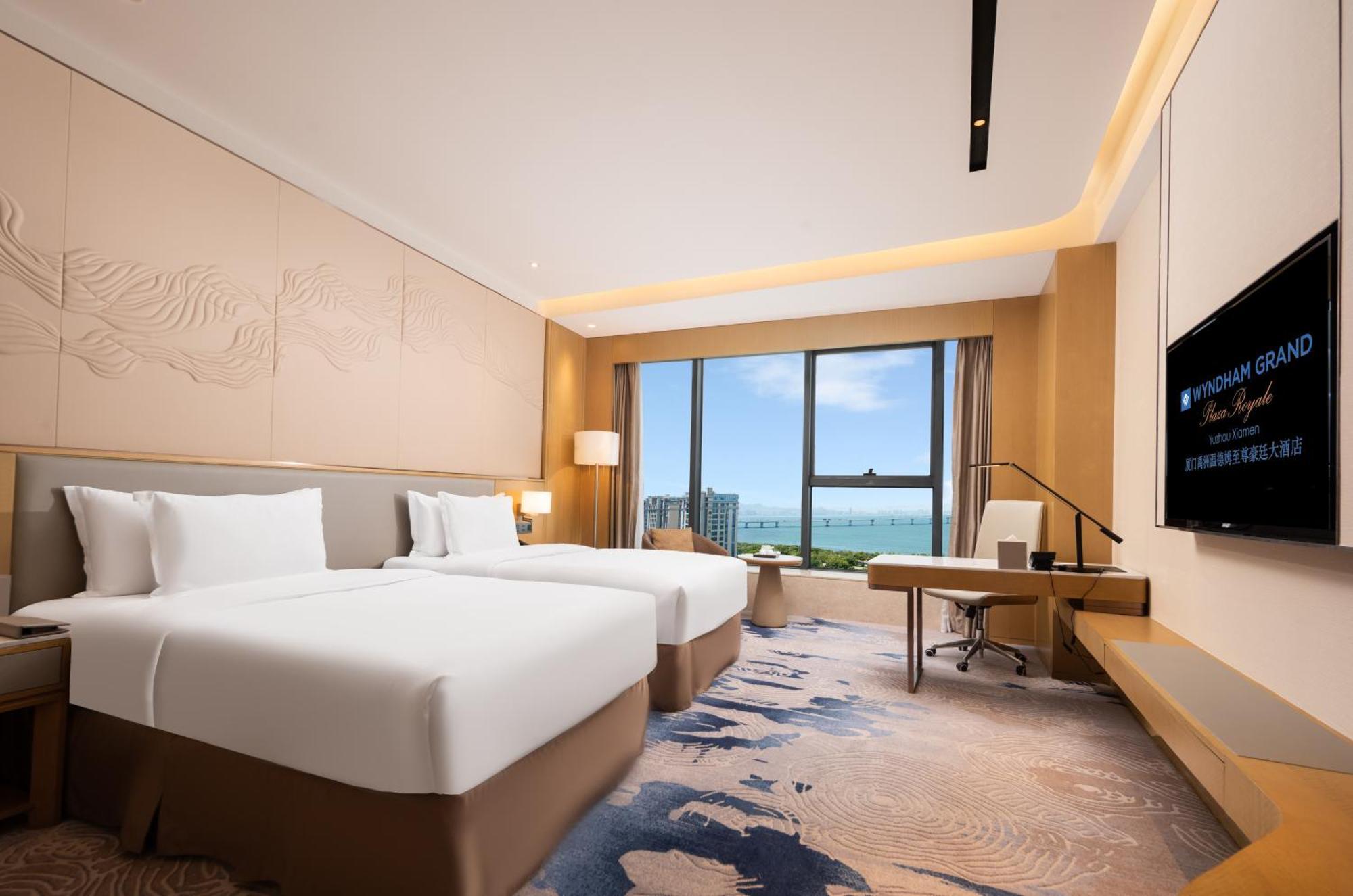 Wyndham Grand Plaza Royale Yuzhou Xiamen Wuyuan Bay Hotell Exteriör bild
