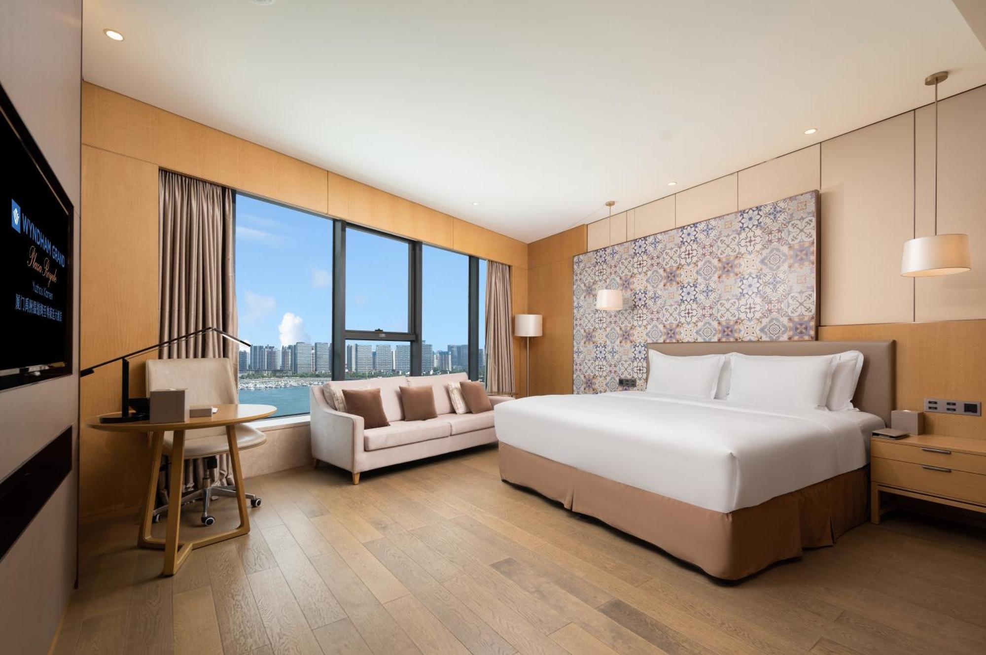 Wyndham Grand Plaza Royale Yuzhou Xiamen Wuyuan Bay Hotell Exteriör bild