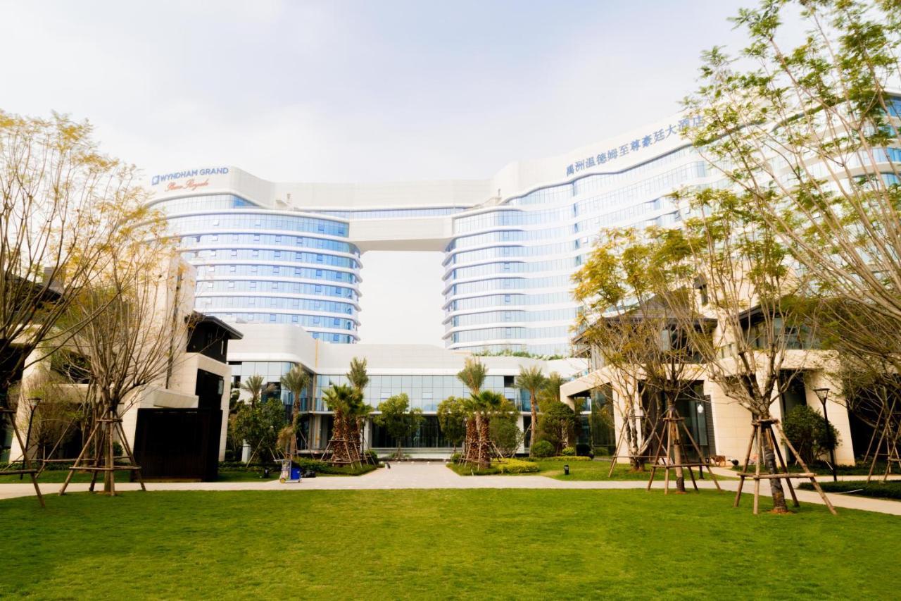 Wyndham Grand Plaza Royale Yuzhou Xiamen Wuyuan Bay Hotell Exteriör bild