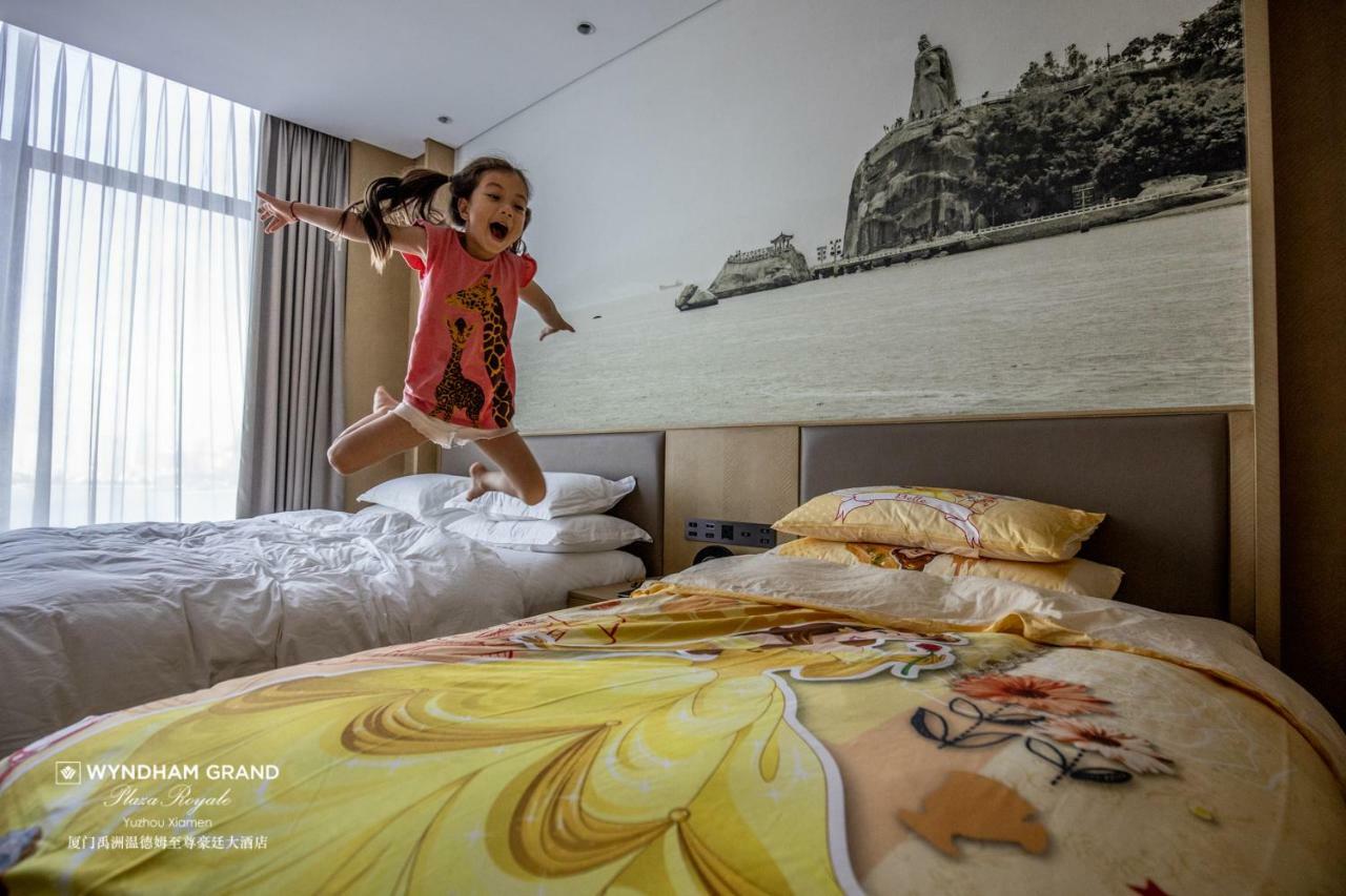 Wyndham Grand Plaza Royale Yuzhou Xiamen Wuyuan Bay Hotell Exteriör bild