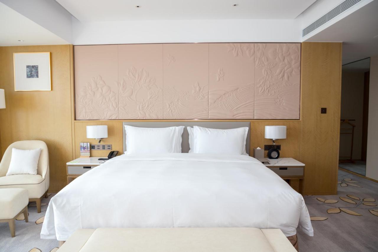 Wyndham Grand Plaza Royale Yuzhou Xiamen Wuyuan Bay Hotell Exteriör bild